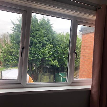 Double Bedroom Manchester Exterior photo